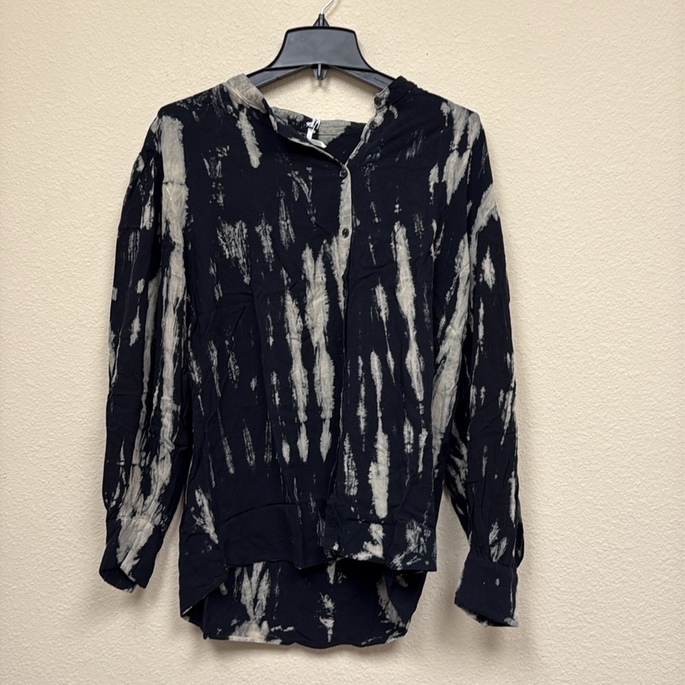 HELLO NITE LONG SLEEVE BLOUSE IN BLACK/PUTTY - M